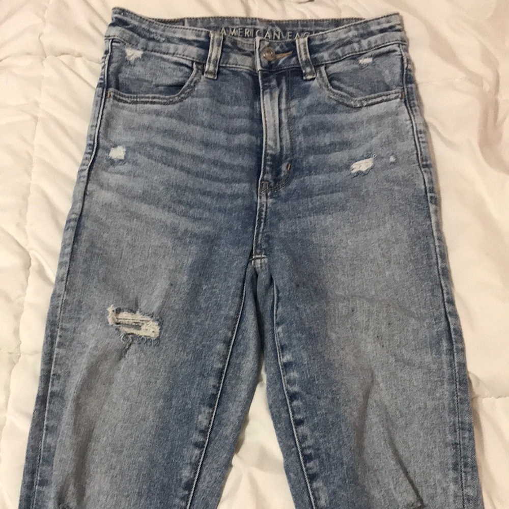 American eagle ripped light wash skinny jeans